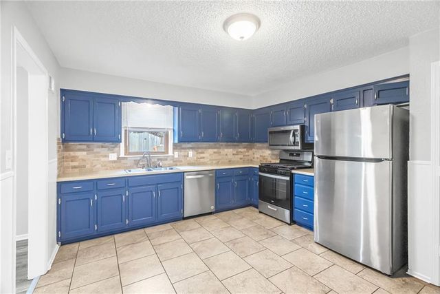 18903 E 19th Terrace, Independence, MO 64058