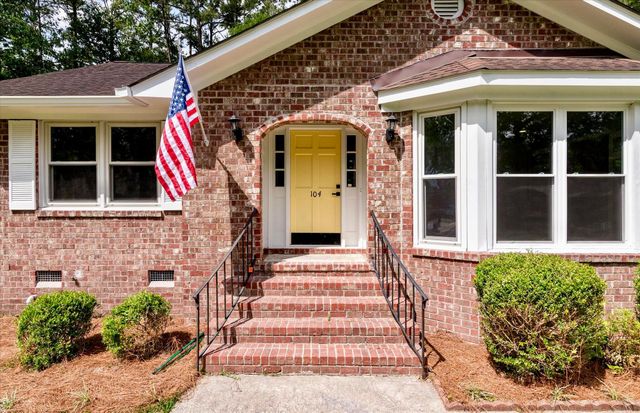 104 Blue Heron Drive, Summerville, SC 29485
