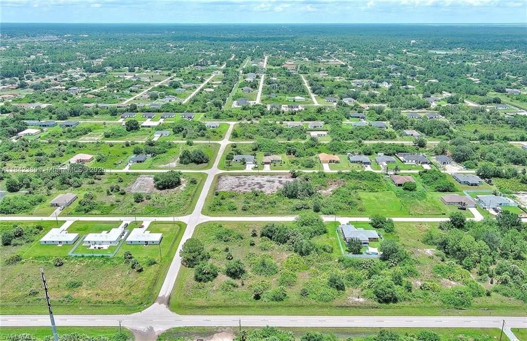 844 Carbon ST E, LEHIGH ACRES, FL 33974 — photo 3