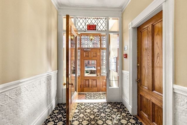 439 Marlborough 32, Boston, MA 02115