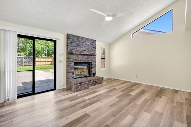 5110 W Kadota Avenue, Fresno, CA 93722