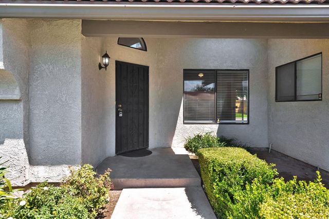 5110 W Kadota Avenue, Fresno, CA 93722