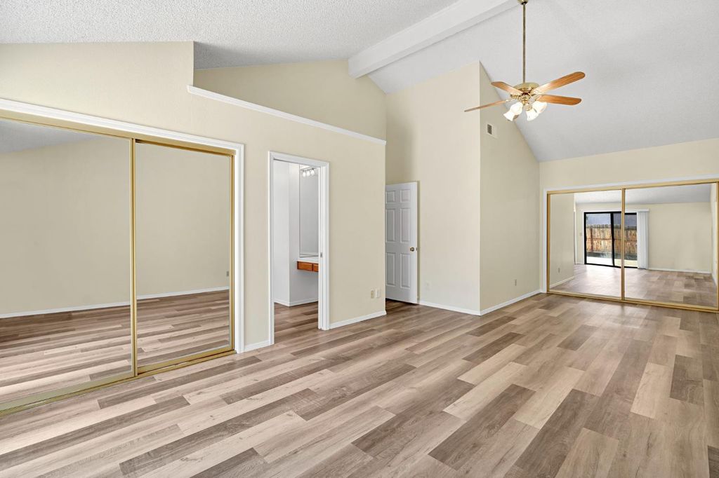 Image 24 of property listing at 5110 W Kadota Avenue, Fresno, CA 93722