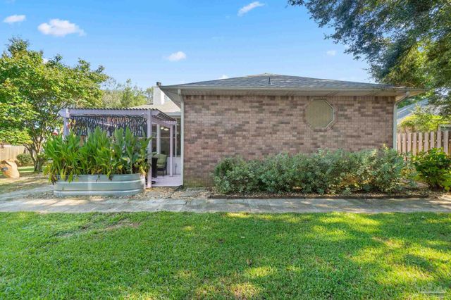 1504 Muirfield Rd, Cantonment, FL 32533