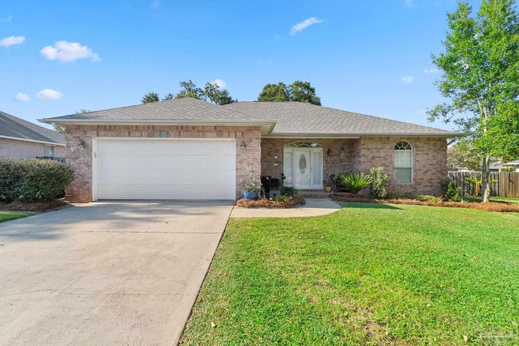 1504 Muirfield Rd, Cantonment, FL 32533