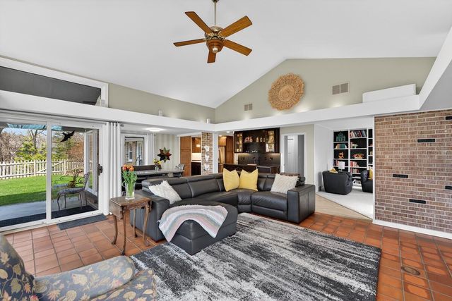 711 Waters Edge ROAD, Racine, WI 53402