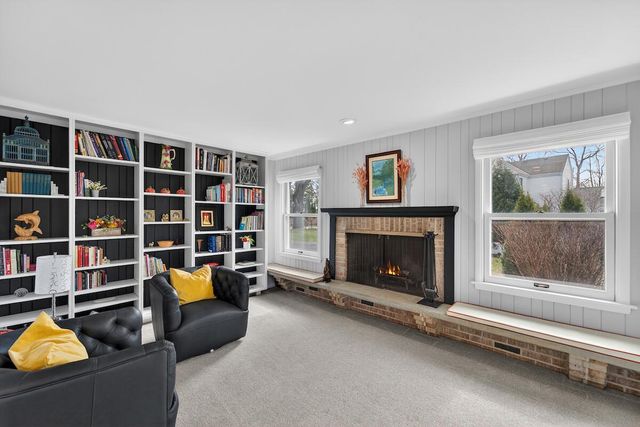711 Waters Edge ROAD, Racine, WI 53402