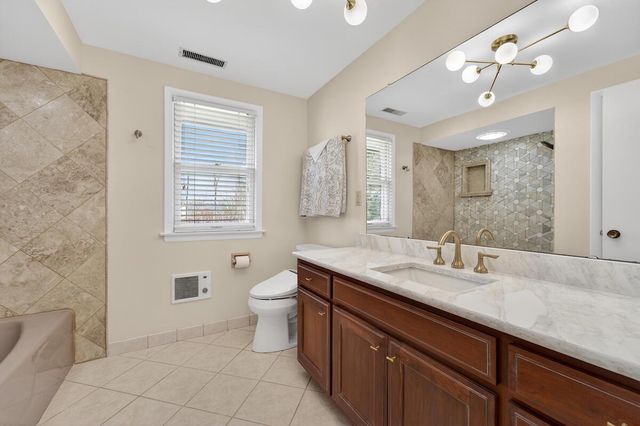 711 Waters Edge ROAD, Racine, WI 53402