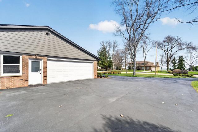 711 Waters Edge ROAD, Racine, WI 53402