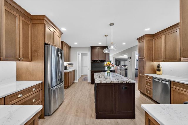 711 Waters Edge ROAD, Racine, WI 53402