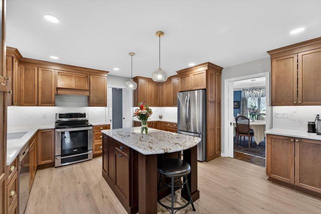 711 Waters Edge ROAD, Racine, WI 53402