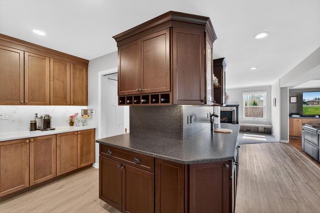 711 Waters Edge ROAD, Racine, WI 53402