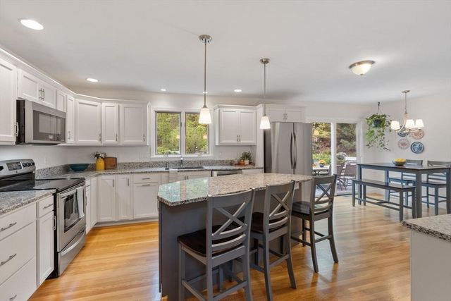 34 Patch Hill Rd, Boxborough, MA 01719