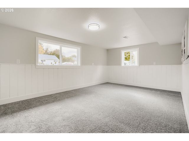 425 Ne 143RD Ave, Portland, OR 97230