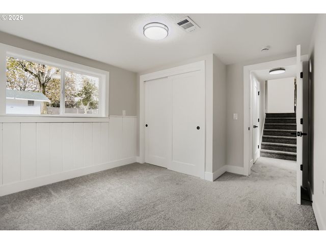 425 Ne 143RD Ave, Portland, OR 97230