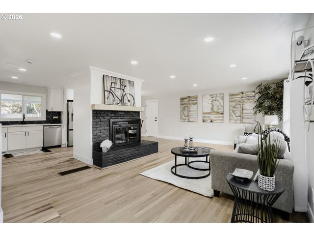 425 Ne 143RD Ave, Portland, OR 97230