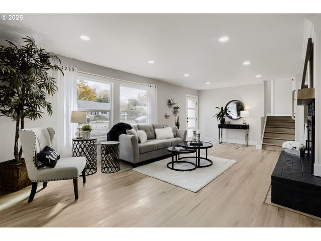 425 Ne 143RD Ave, Portland, OR 97230