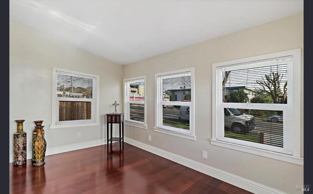1125 E 5th St, Benicia, CA 94510