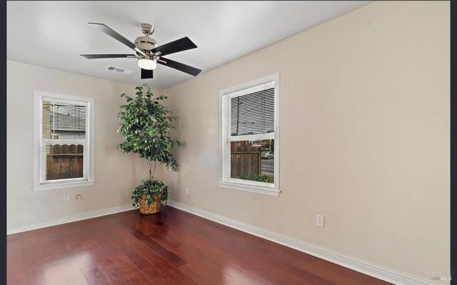 1125 E 5th St, Benicia, CA 94510