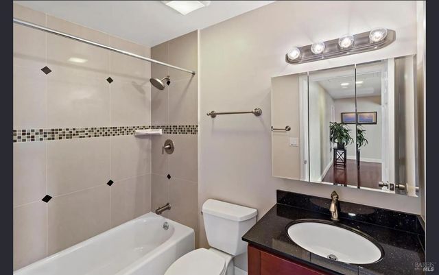1125 E 5th St, Benicia, CA 94510