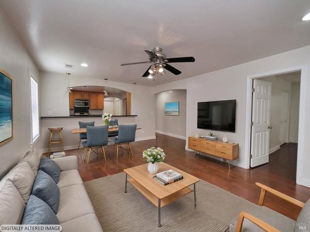 1125 E 5th St, Benicia, CA 94510