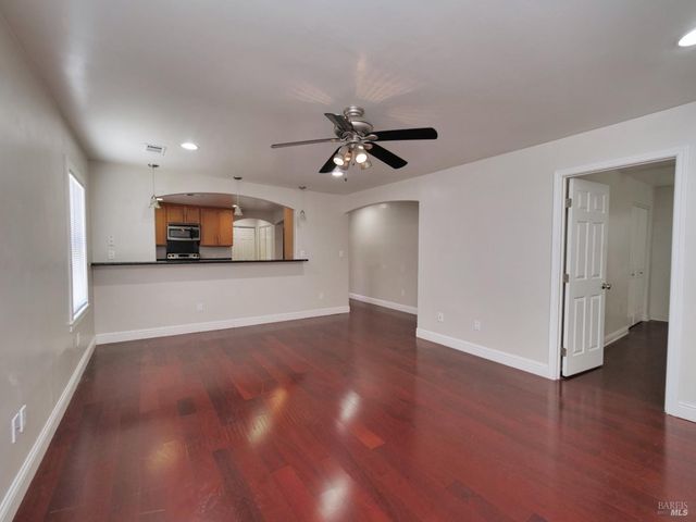 1125 E 5th St, Benicia, CA 94510