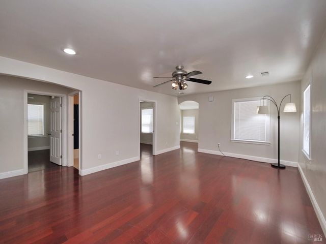 1125 E 5th St, Benicia, CA 94510
