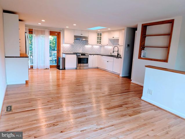 8856 YOUNGSEA PL, Columbia, MD 21045