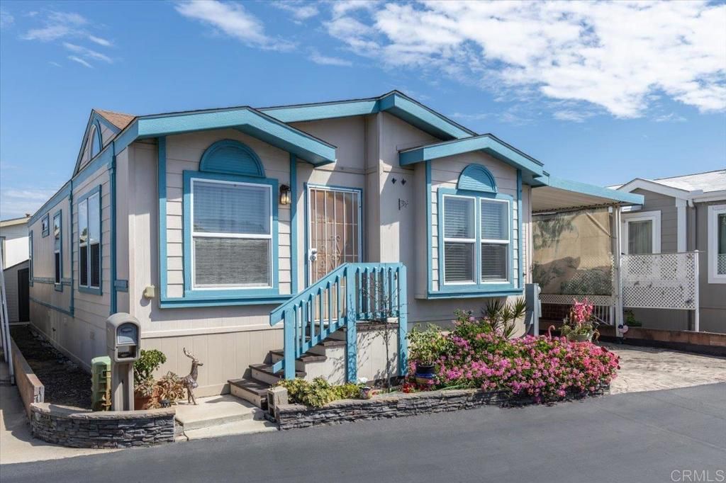 176 Flicker Lane, Oceanside, CA 92057 — exterior