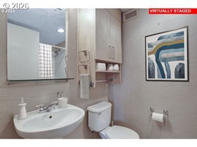 111 Sw HARRISON St 17B, Portland, OR 97201