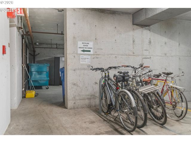 111 Sw HARRISON St 17B, Portland, OR 97201