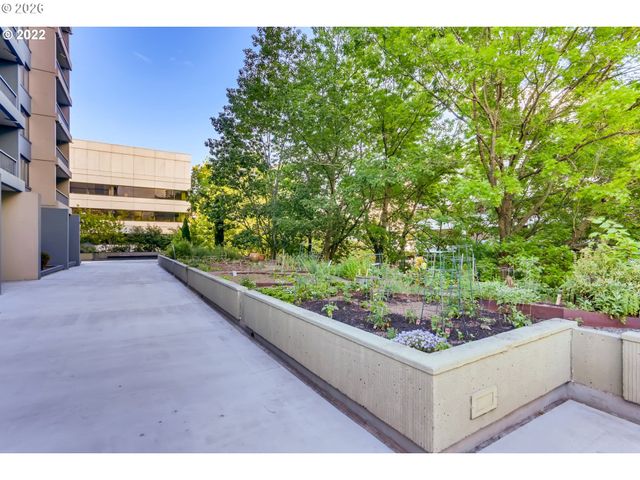 111 Sw HARRISON St 17B, Portland, OR 97201