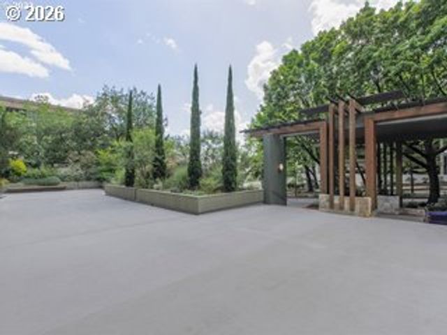 111 Sw HARRISON St 17B, Portland, OR 97201