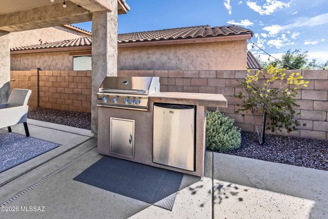 12421 N Summer Wind Drive, Marana, AZ 85658