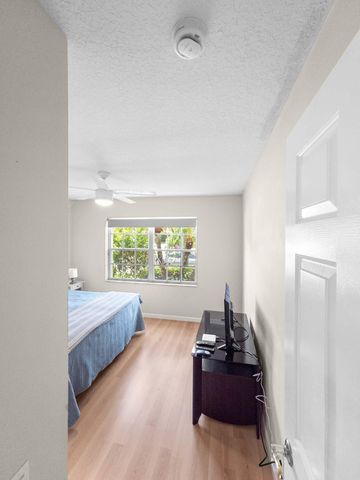 5320 Glenville Drive, Boynton Beach, FL 33437
