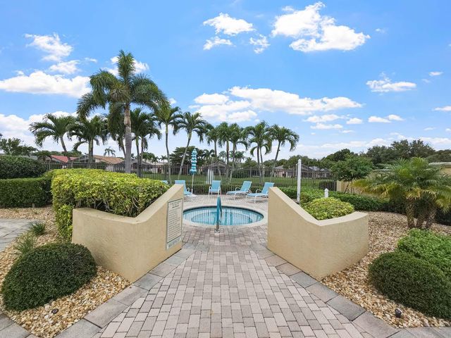 5320 Glenville Drive, Boynton Beach, FL 33437