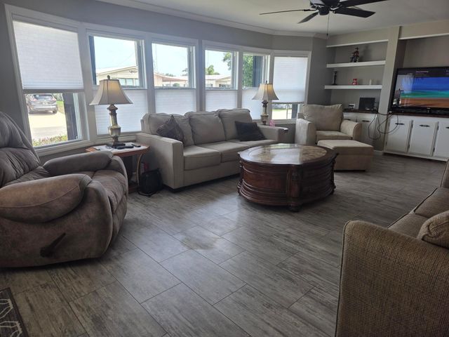 7838 SE Continental Drive, Hobe Sound, FL 33455