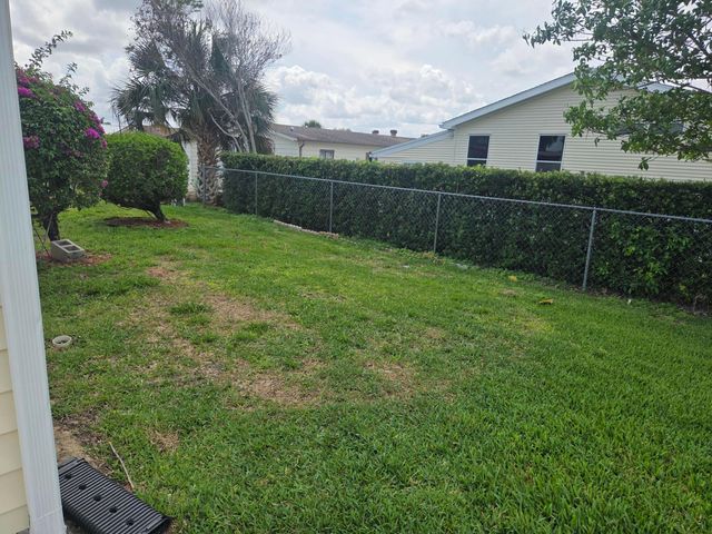 7838 SE Continental Drive, Hobe Sound, FL 33455