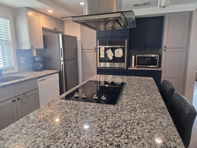 7838 SE Continental Drive, Hobe Sound, FL 33455