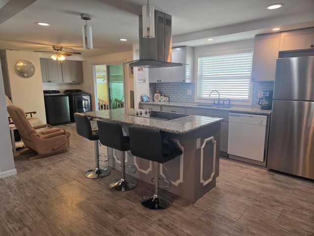 7838 SE Continental Drive, Hobe Sound, FL 33455