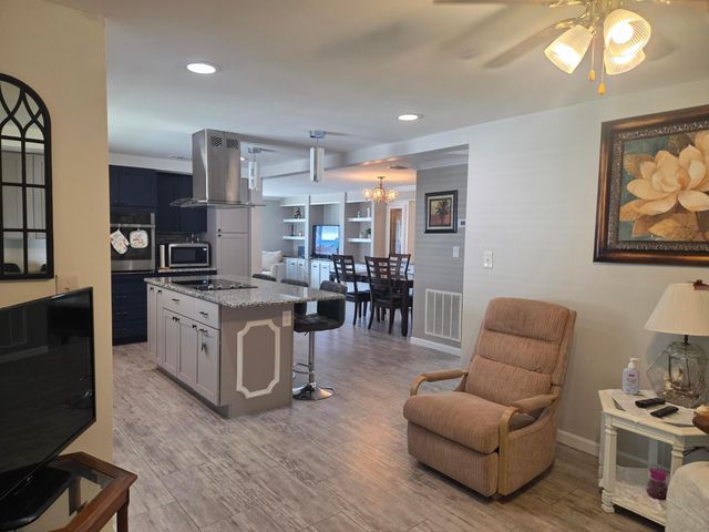 7838 SE Continental Drive, Hobe Sound, FL 33455