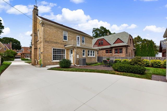 2520 Lefeber AVENUE, Wauwatosa, WI 53213