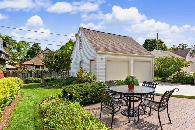 2520 Lefeber AVENUE, Wauwatosa, WI 53213