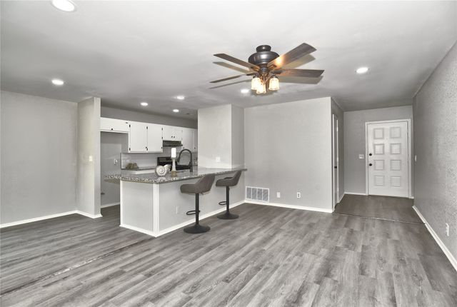 4902 S Hickory Avenue, Broken Arrow, OK 74011