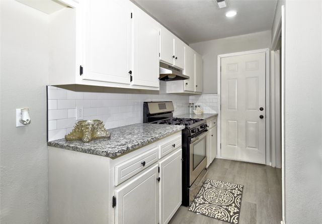 4902 S Hickory Avenue, Broken Arrow, OK 74011
