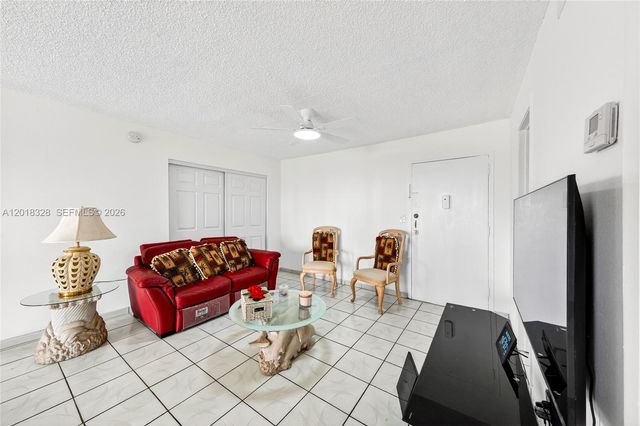 4801 NW 7th Street 810, Miami, FL 33126