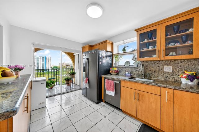 4801 NW 7th Street 810, Miami, FL 33126