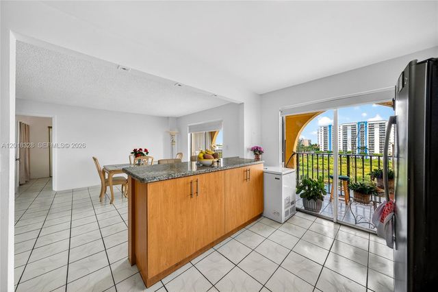 4801 NW 7th Street 810, Miami, FL 33126