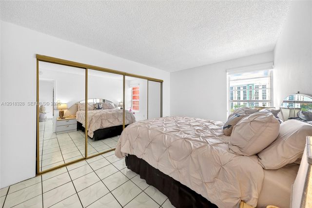 4801 NW 7th Street 810, Miami, FL 33126