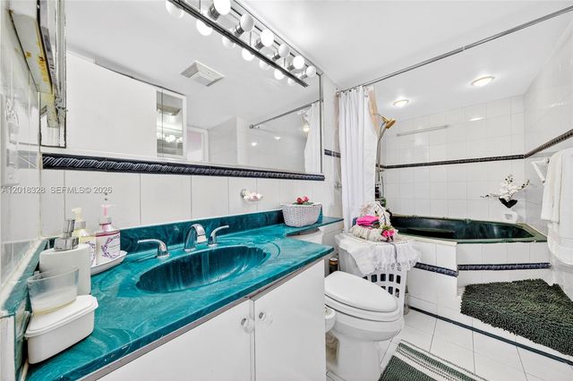 4801 NW 7th Street 810, Miami, FL 33126
